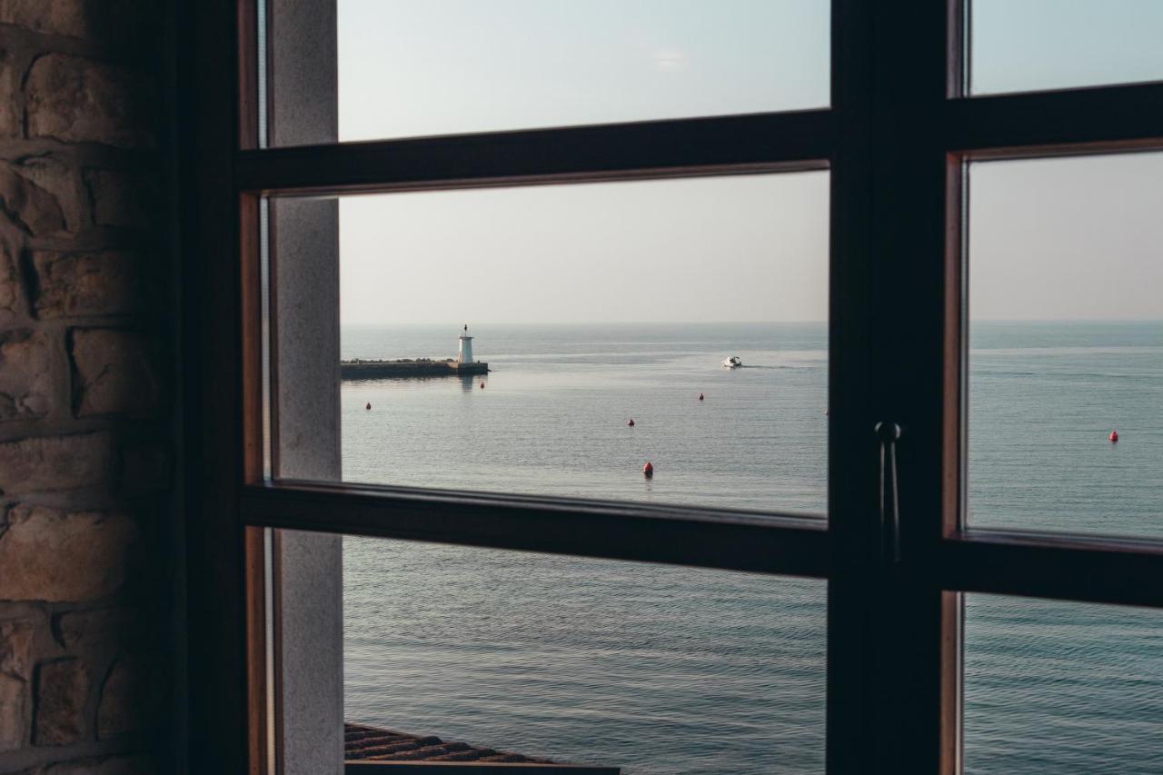City Center Coastal Escape - Apartments With Sea View Or Cozy Room Novigrad  Bagian luar foto