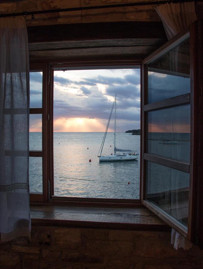 City Center Coastal Escape - Apartments With Sea View Or Cozy Room Novigrad  Bagian luar foto