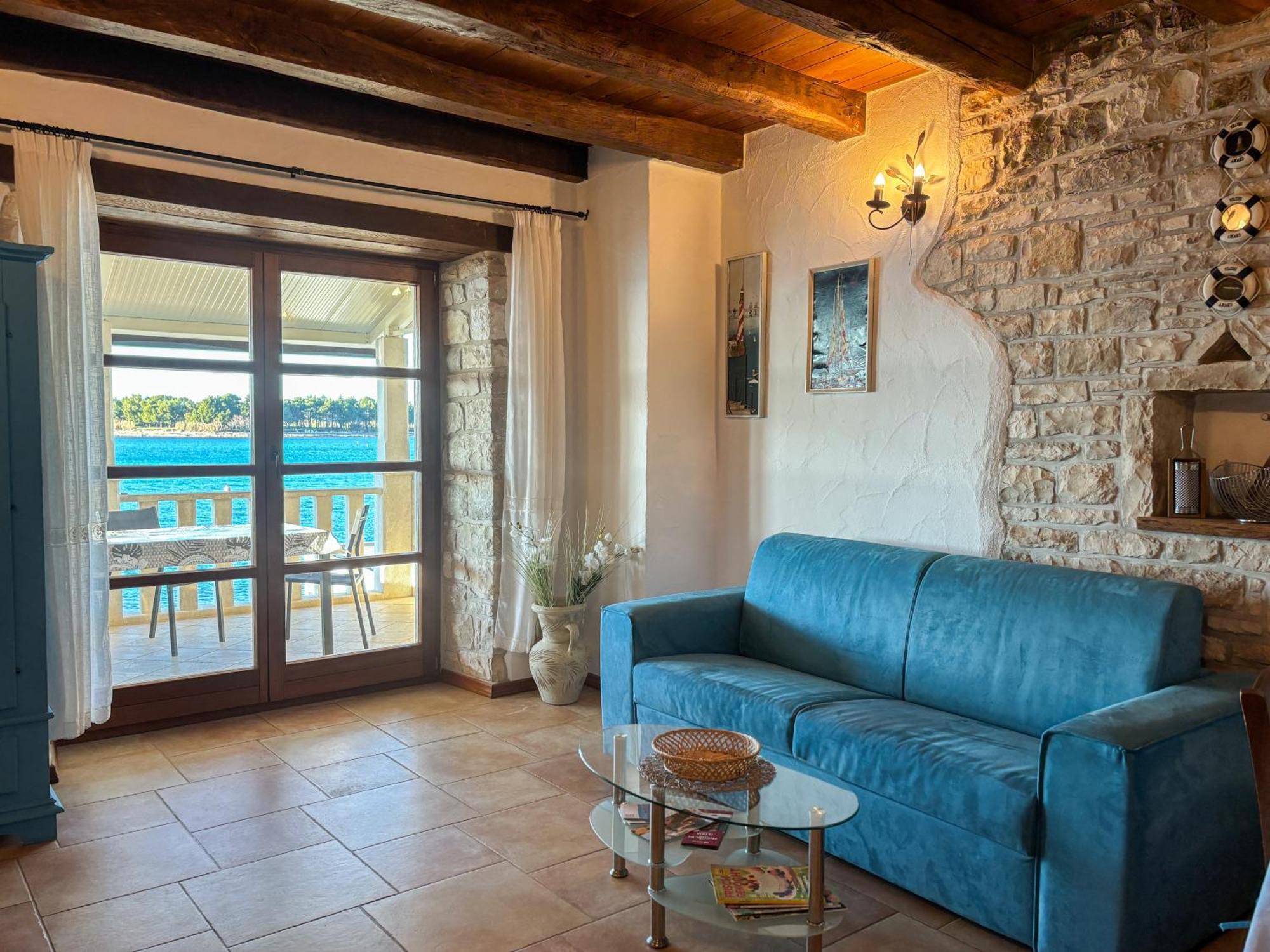 City Center Coastal Escape - Apartments With Sea View Or Cozy Room Novigrad  Bagian luar foto
